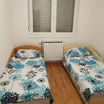 Stan Na Dan, Istocno Sarajevo, 2 Spavace Sobe Apartman